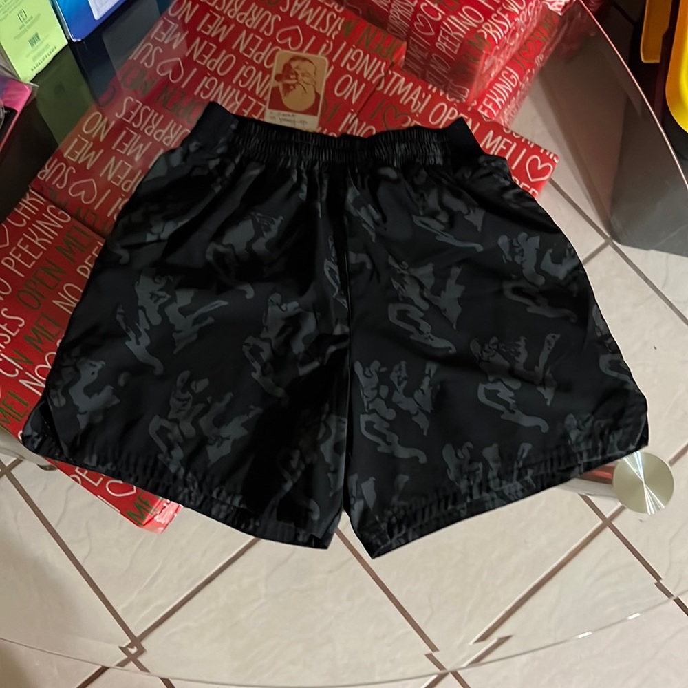 MEN’s MyProtein 5” short in size XXS (26-28 waist)
